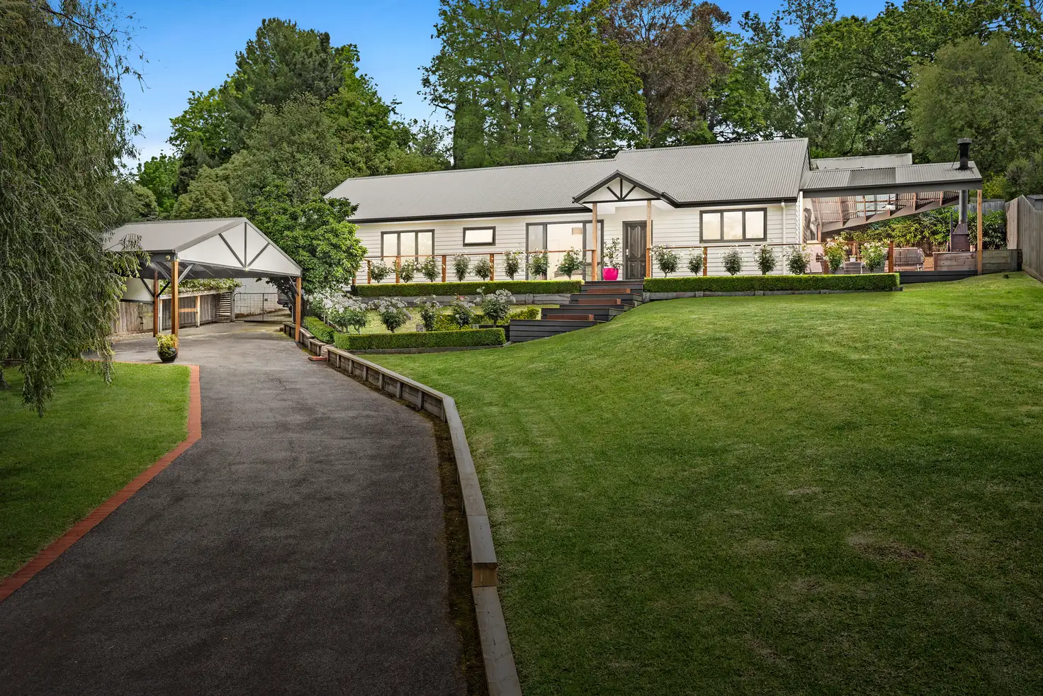 Croydon 4 Slaapkamer Character Entertainer with Magnificent Mountain Vistas.