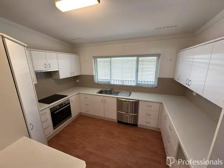 25 Hemeleers Street, Gosnells WA 6110