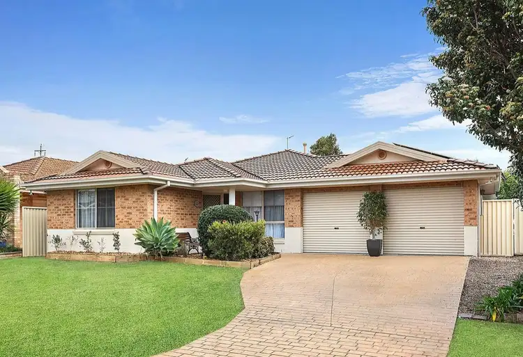 11 Namoi Court, Wattle Grove NSW 2173