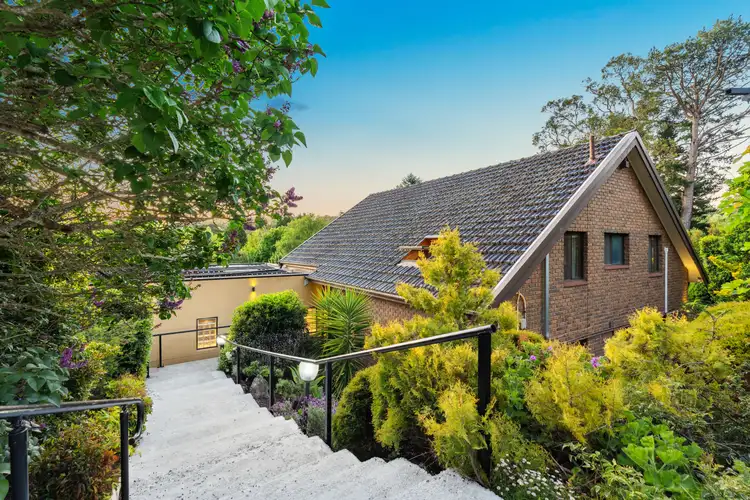 19 Paratoo Road, Stirling SA 5152