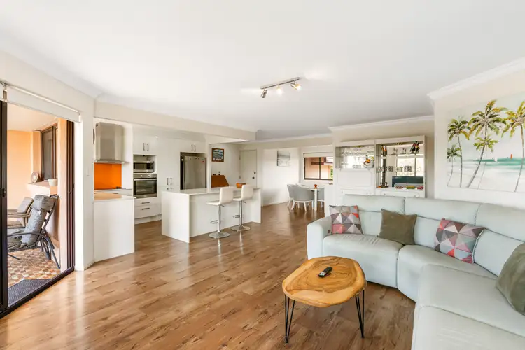 7/4 Dunlop Court, Mermaid Waters QLD 4218