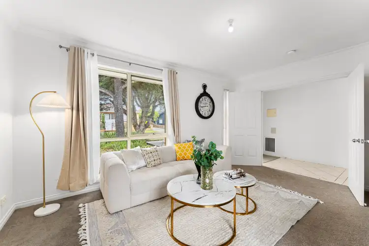 1/3 Koonawarra Street