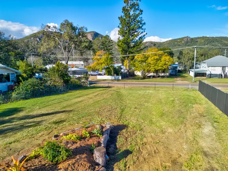 9 Richard Street, Esk QLD 4312