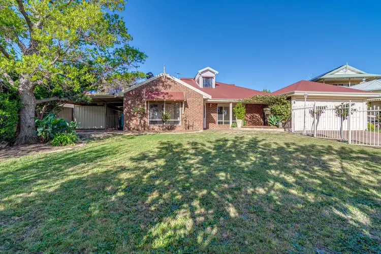 4 Wilyan Place, Swan View WA 6056