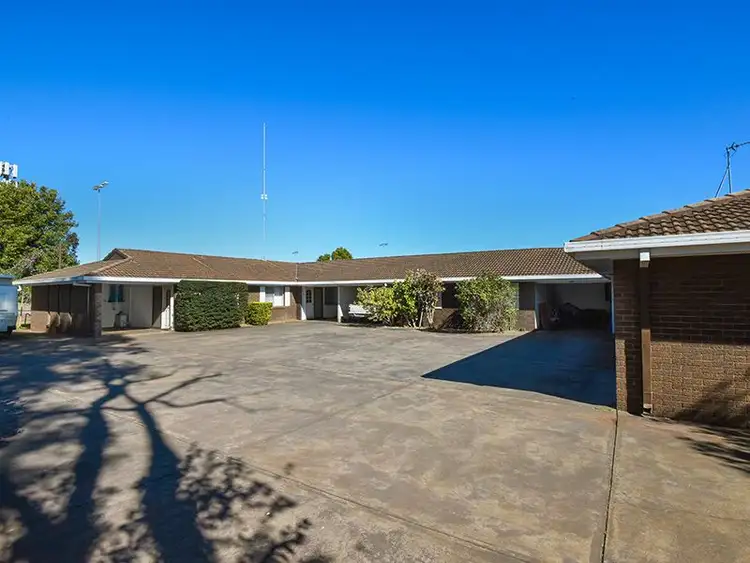 2/327 Hume Street, South Toowoomba QLD 4350