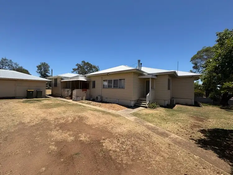 17 Cribb Street, Oakey QLD 4401