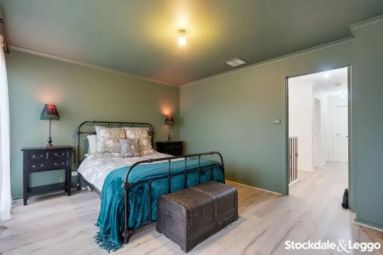 Sixth view of Homely house listing, 18 David Circuit, Hillside VIC 3037