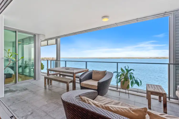 27502 Ephraim Island