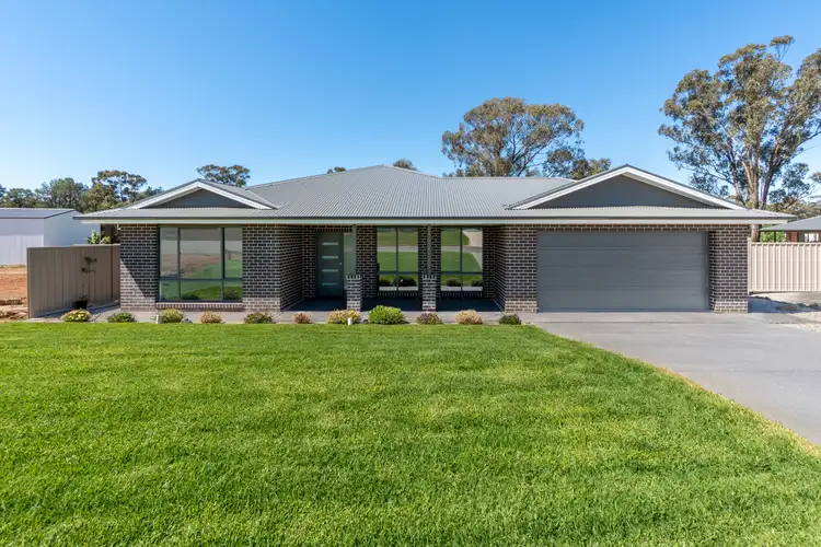 14 Kingdon Drive, Coolamon NSW 2701