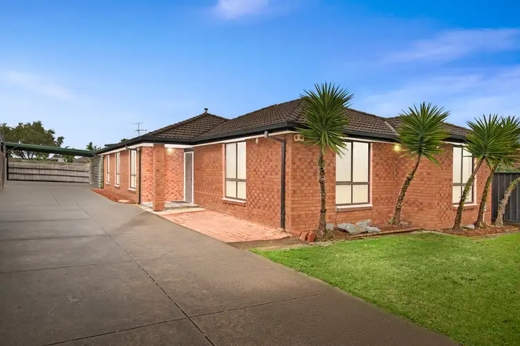 37 Pinnaroo Circuit, Meadow Heights VIC 3048