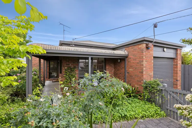 2 Crofton Street, Geelong West VIC 3218