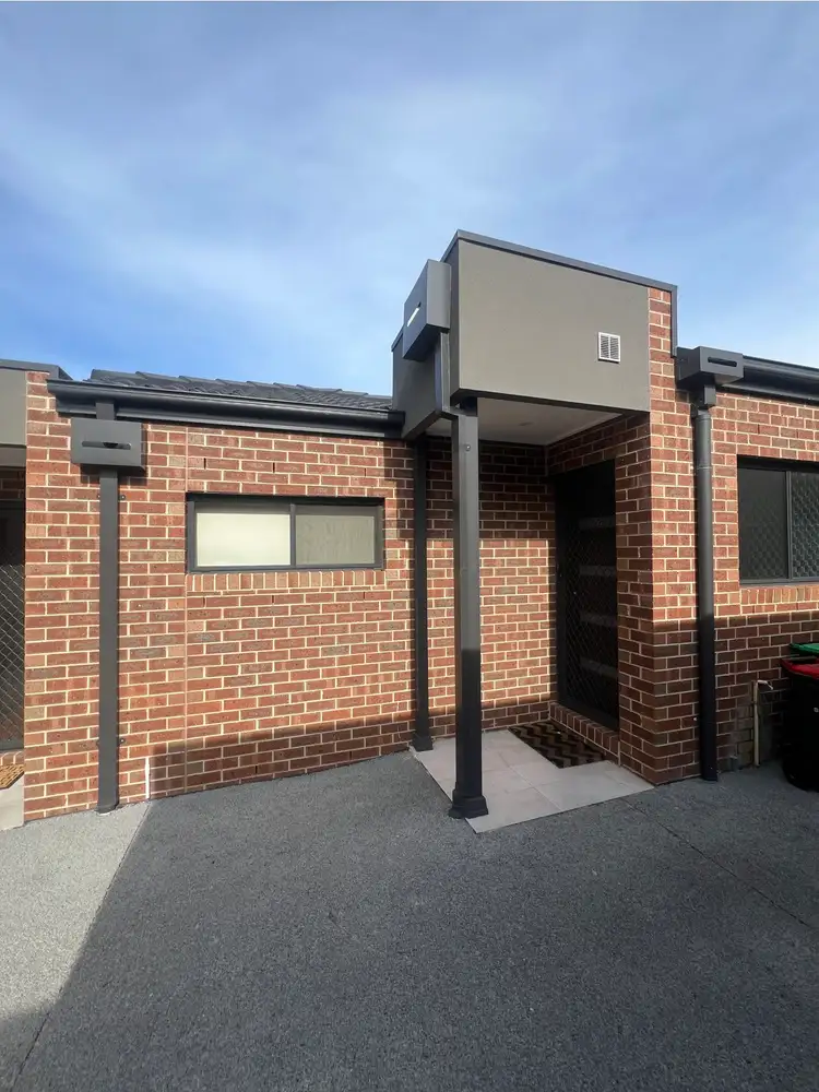 2/15 Nisbett Street, Reservoir VIC 3073