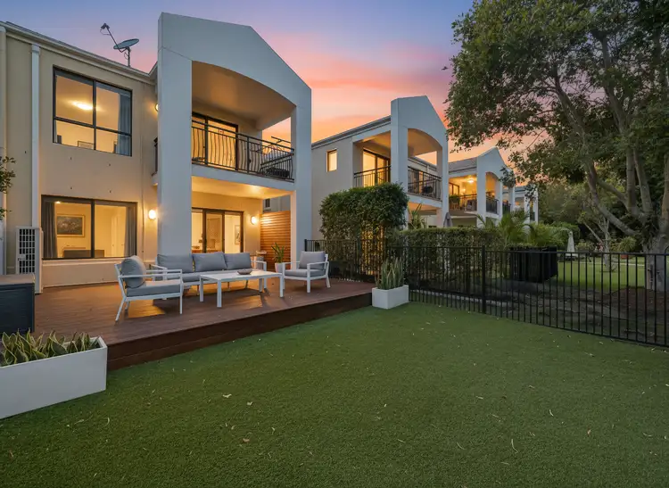 8858 Magnolia Drive East, Hope Island QLD 4212