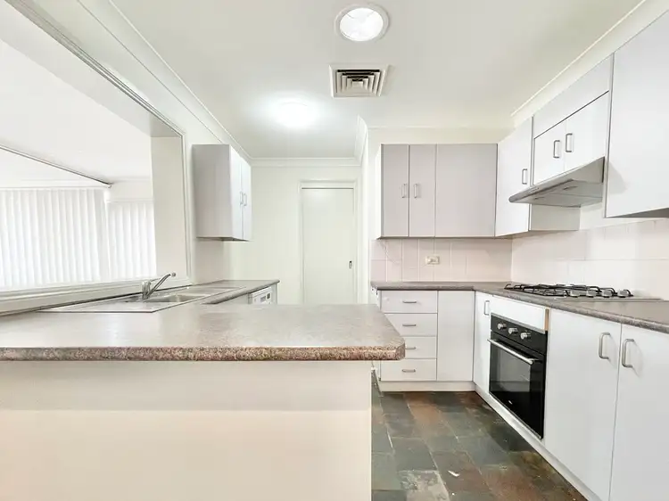 15 Paperbark Close, Glenmore Park NSW 2745