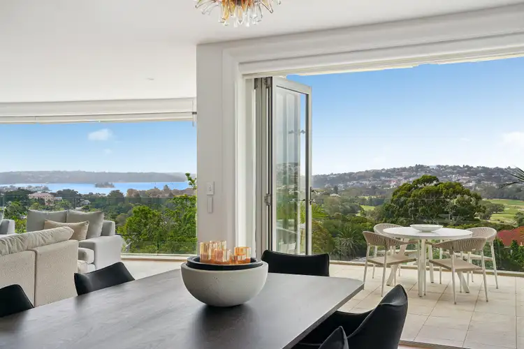 15 Benelong Crescent