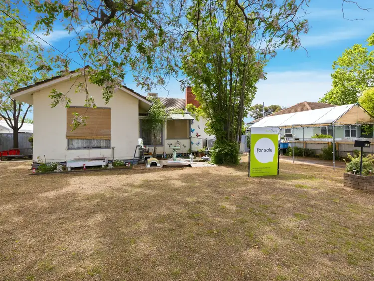 52 William Street North