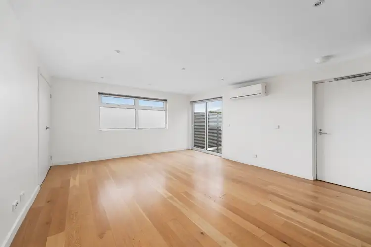 11/2C Walsh Street, Ormond VIC 3204