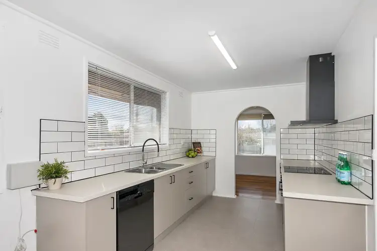 98 Karingal Drive, Frankston VIC 3199