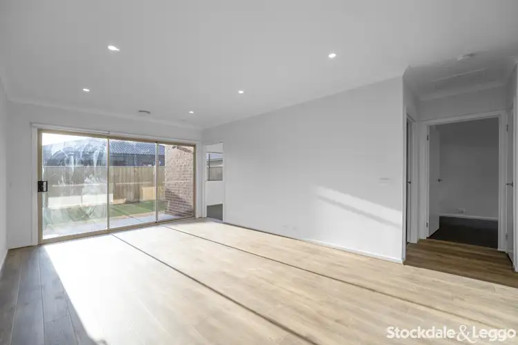 Fourth view of Homely house listing, 8 Sheniz Avenue, Fraser Rise VIC 3336