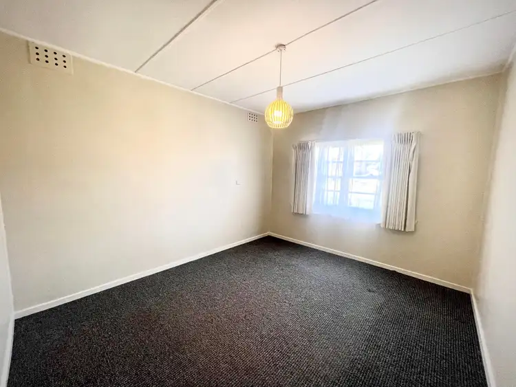 Fifth view of Homely house listing, 10 Bardsley Street, Sunshine West VIC 3020