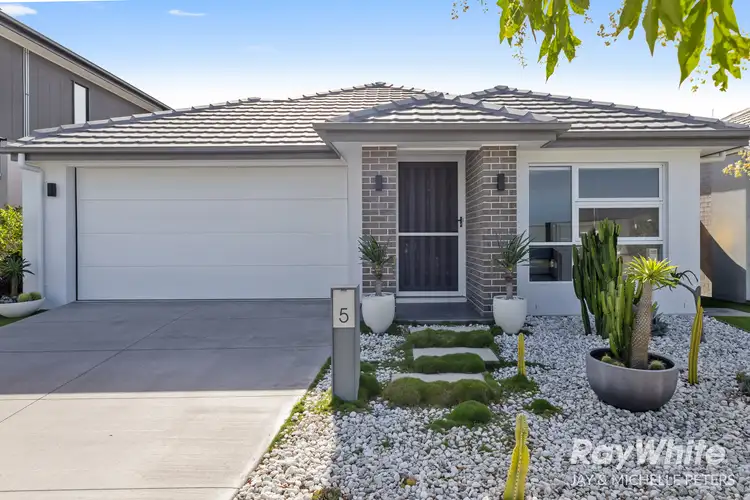 5 Preston Street, Newport QLD 4020