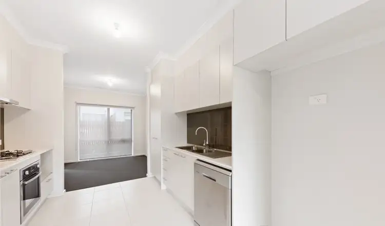 Fifth view of Homely townhouse listing, 88 Queen Circuit, Sunshine VIC 3020