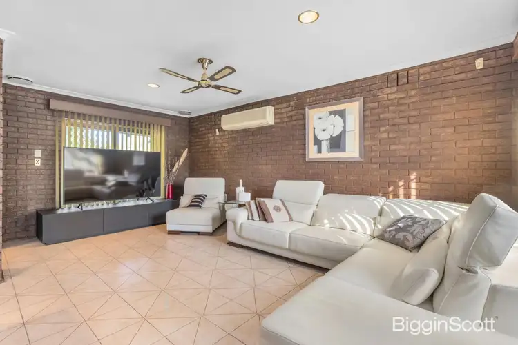 Fifth view of Homely house listing, 8 Lesay Court, Mount Waverley VIC 3149