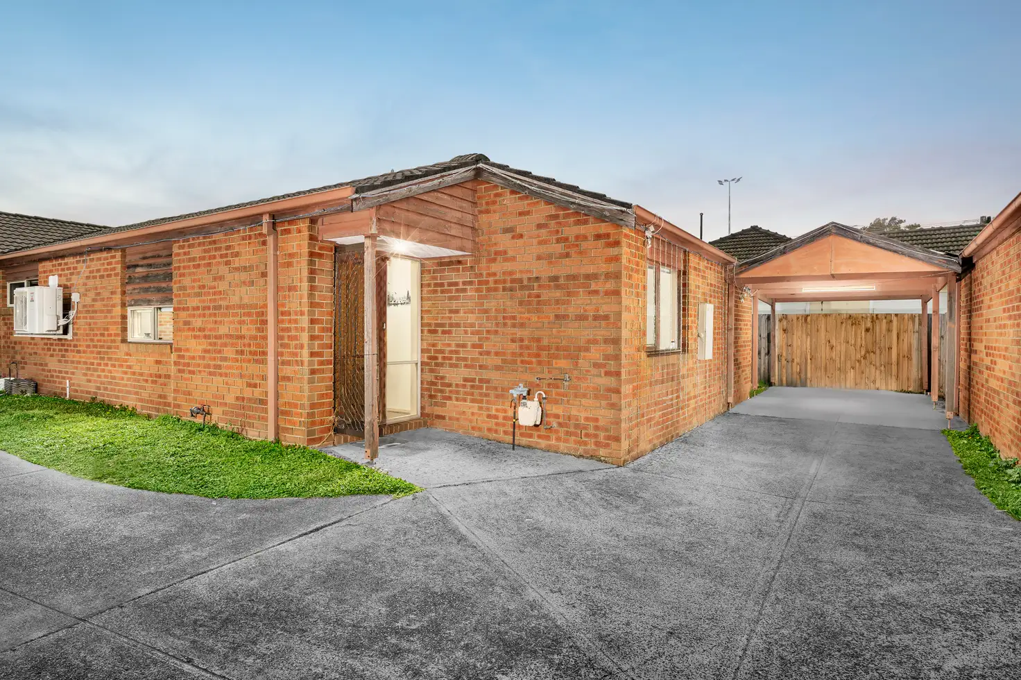 Main view of Homely unit listing, 2/27 Hourigan Avenue, Clayton VIC 3168