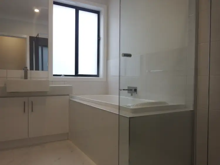 Fifth view of Homely unit listing, 16 McGlynn Avenue, South Morang VIC 3752