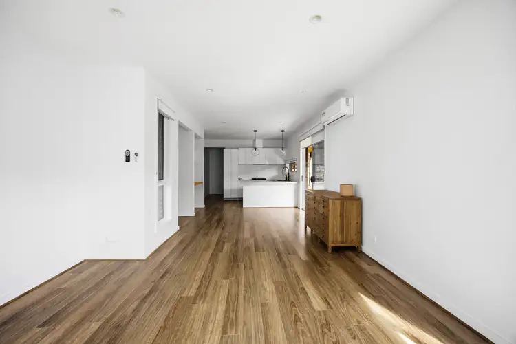 Fourth view of Homely unit listing, 2/10 Dorrington Avenue, Reservoir VIC 3073