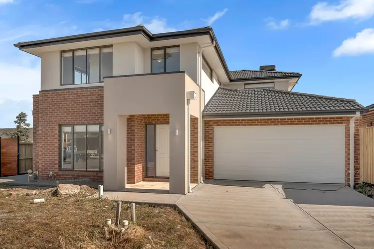 33 Feathertop Crescent, Donnybrook VIC 3064