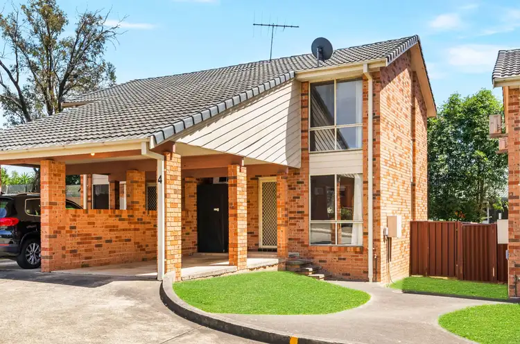 4/6 Lambert Place, Leumeah NSW 2560