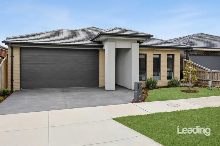 Second view of Homely house listing, 7 Ballet Crescent, Sunbury VIC 3429