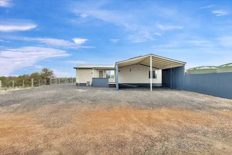 16 Petrel Crescent, Thompson Beach SA 5501