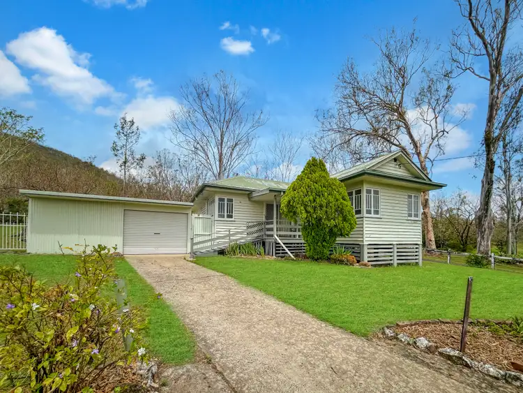 28 East Street, Esk QLD 4312