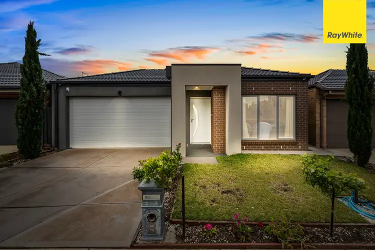 8 Pearce Way, Weir Views VIC 3338