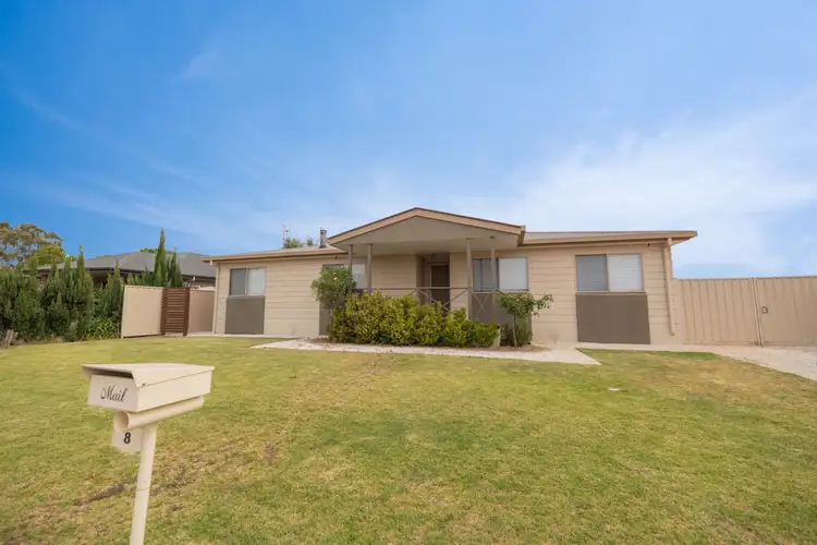 8 Hurford Place, Forbes NSW 2871