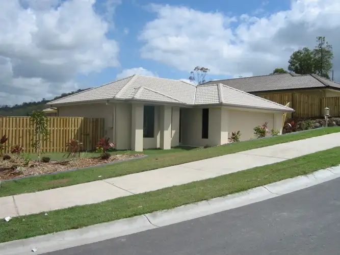 255 Universal Street, Oxenford QLD 4210