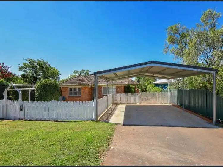 7 Macquarie Street, Centenary Heights QLD 4350