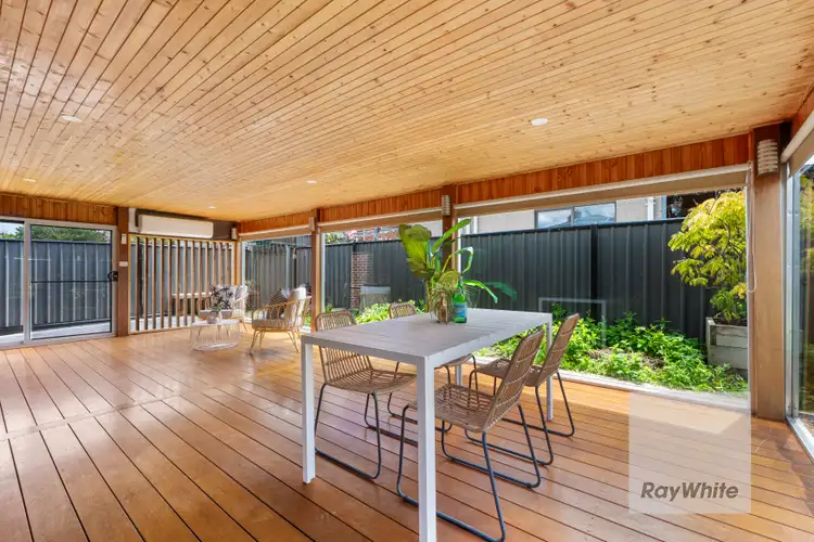 109 Newbury Boulevard