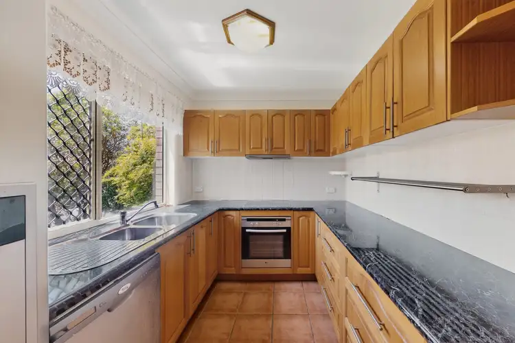 4/15-17 Vera Street, Greenslopes QLD 4120