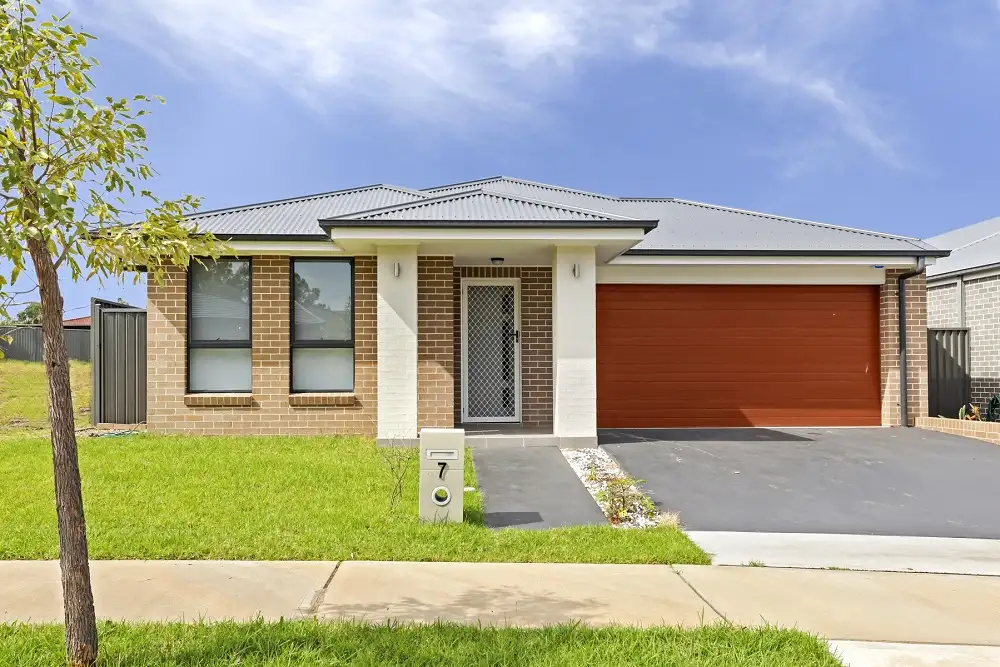 Main view of Homely house listing, 7 Epaulet Circuit, Jordan Springs NSW 2747