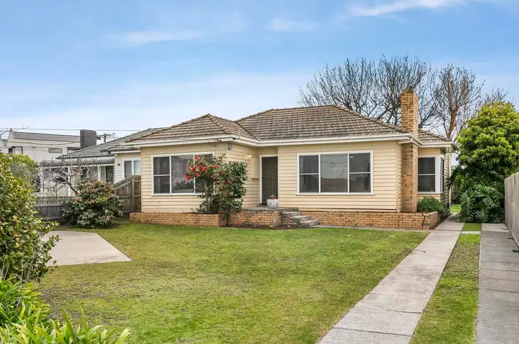 4 Josephine Street, Oak Park VIC 3046