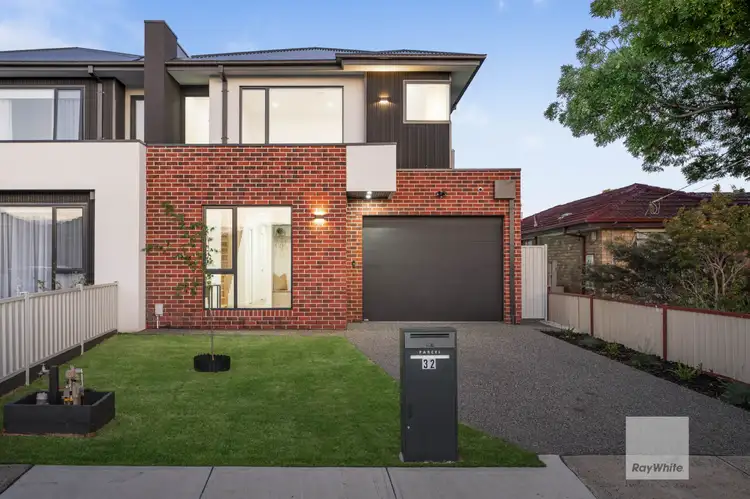 32 Linacre Crescent, Gladstone Park VIC 3043