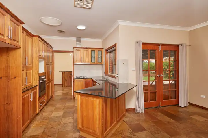 Fifth view of Homely house listing, 6 Minya Place, Glenfield Park NSW 2650