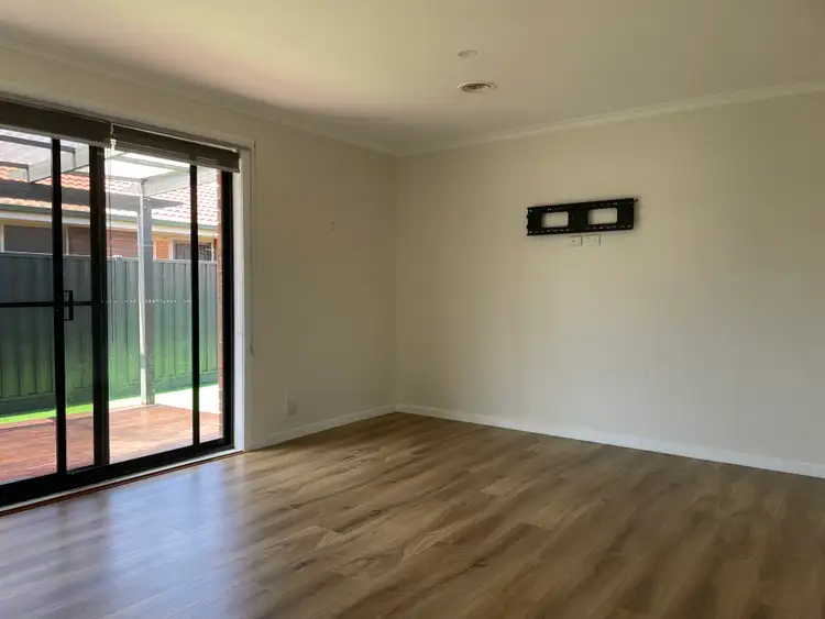 Second view of Homely house listing, 5 Stillman Drive, Mill Park VIC 3082