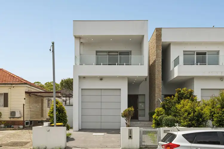 5A Charlescotte Avenue