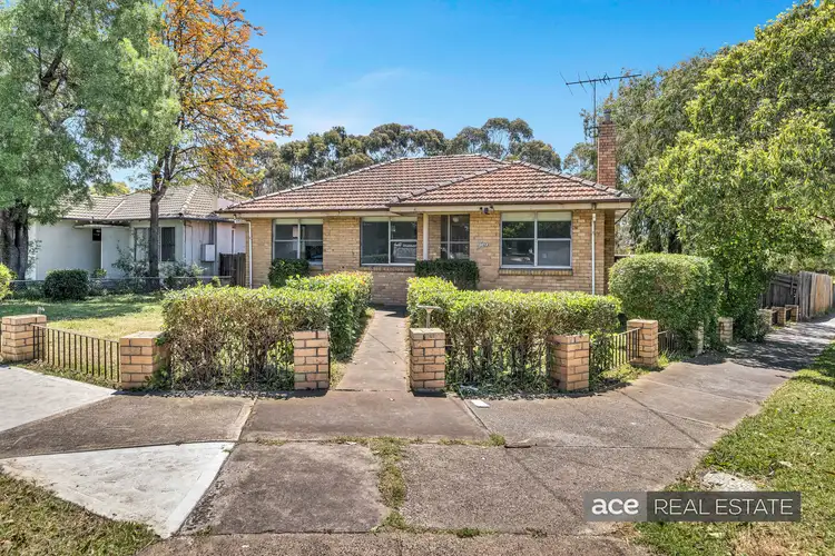 2 Charlesworth Street