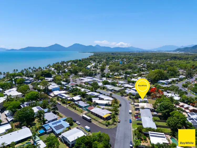 17 Bamboo Street, Holloways Beach QLD 4878