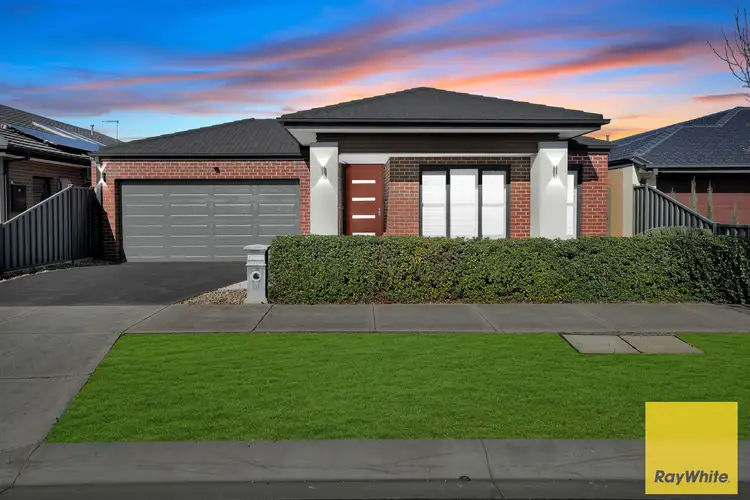 11 Pulsar Way, Fraser Rise VIC 3336
